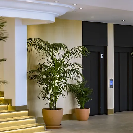 Mediterraneo Bay & Hotel 4*