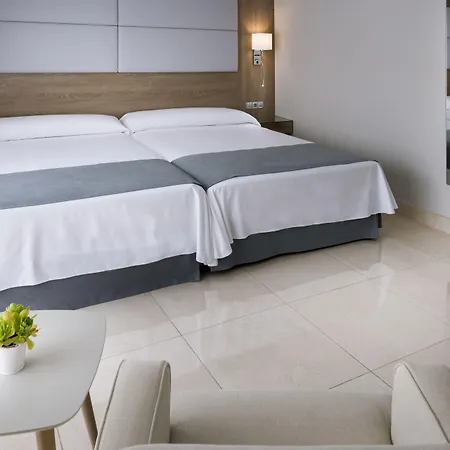 Mediterraneo Bay & מלון 4*