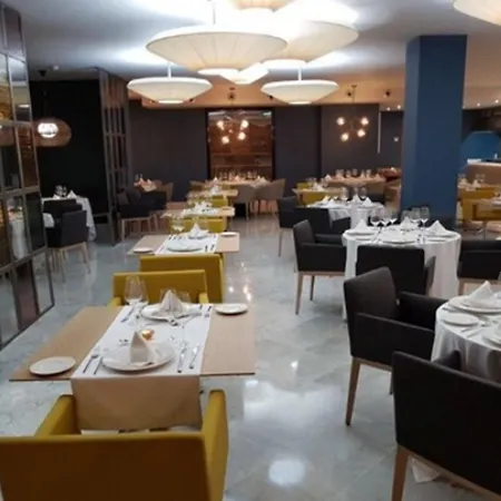 מלון Mediterraneo Bay & רוקאוטס דה מר