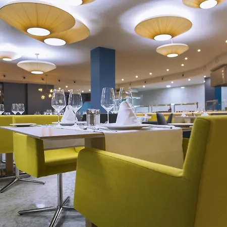 Mediterraneo Bay & Hotell 4*