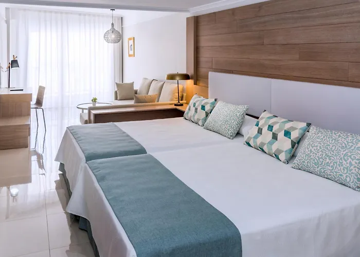 Mediterraneo Bay &