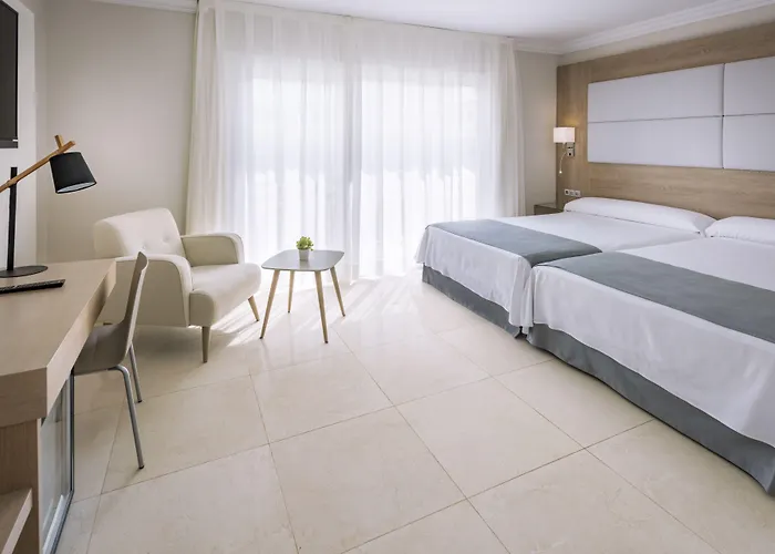 Mediterraneo Bay & 4*
